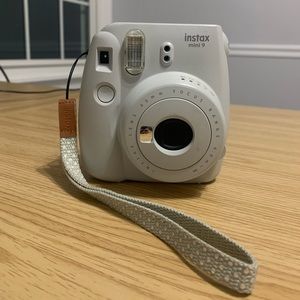 Fujifilm Instax Mini 9 Instant Camera - Smokey White